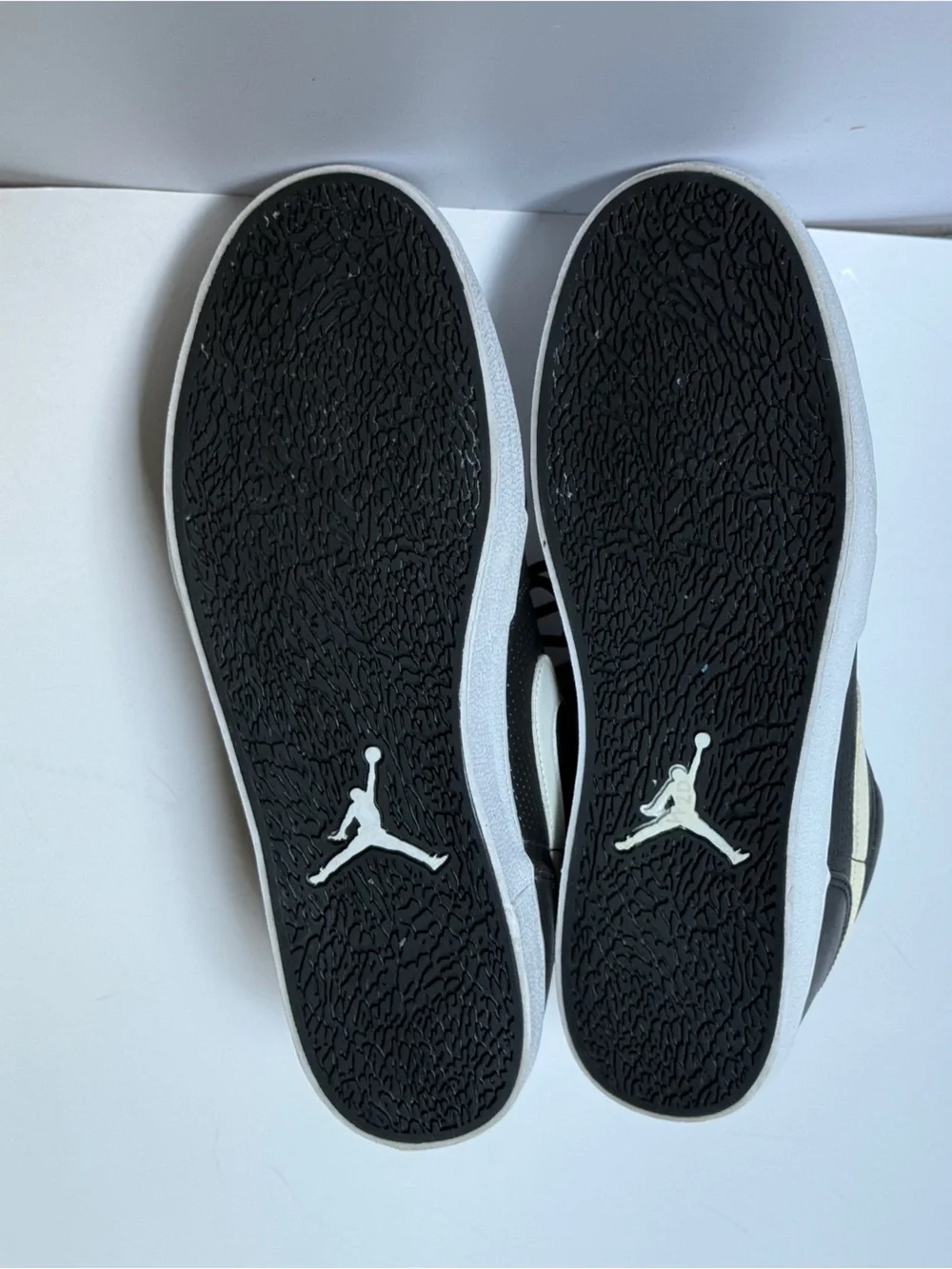 Air Jordan 1 V.2 Low Leather Black White Sneaker Men's Size 10.5 584794-010